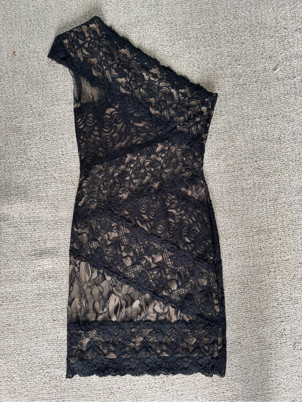 bebe Black One-Shoulder Lace Cocktail Dress - Picture 4 of 5